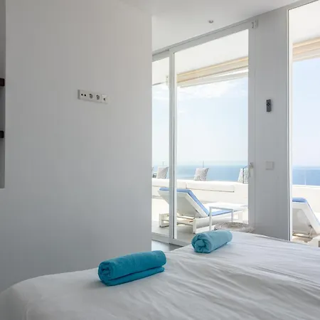 Nineten Villa Roca Llisa